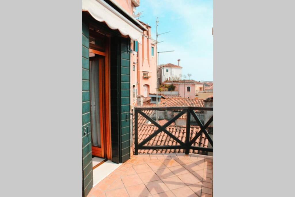 Bellissima Casa Vicino Biennale Grande Terrazza ! Apartment Venesia Bagian luar foto