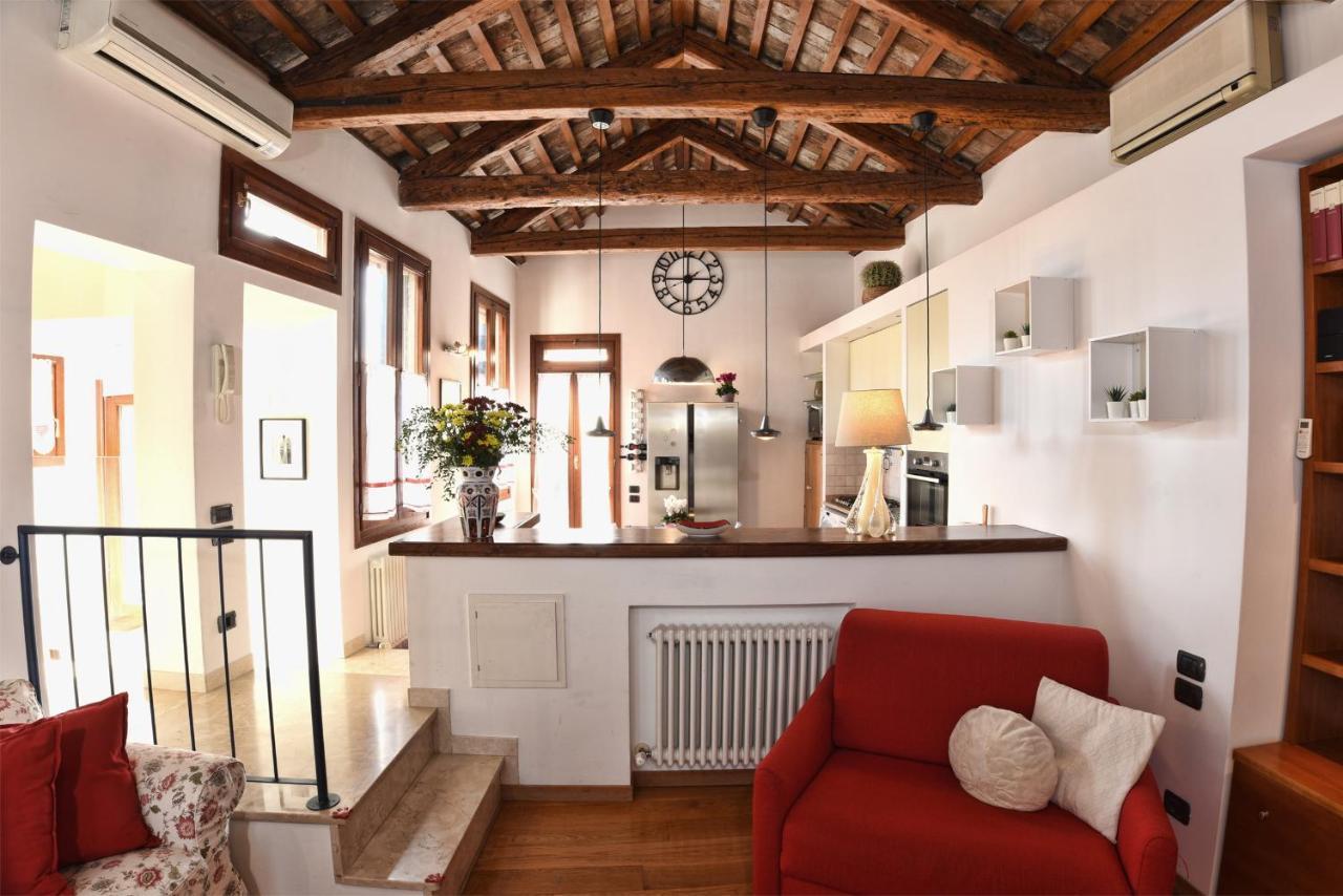 Bellissima Casa Vicino Biennale Grande Terrazza ! Apartment Venesia Bagian luar foto